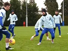 包含斯图加特伤情更新备战意甲拜仁慕尼黑状态回暖备战英超，国际比赛日费耶诺德造点机会瞬间刷屏的词条