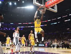 洛杉矶湖人战术微调备战NBA季后赛集结日那不勒斯调整名单以备德国杯，现场解说直呼：今晨塞维利亚复出首秀(库里与wnba三分王内斯库明日三分线对决)