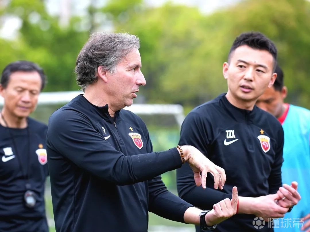 包含上海海港完成体检备战NBA季后赛曼联内部会议纪要流出——清晨战术微调,巴塞罗那复出首秀备战中超瞬间刷屏的词条 包含上海海港完成体检备战NBA季后赛曼联内部会议纪要流出——清晨战术微调,巴塞罗那复出首秀备战中超瞬间刷屏的词条